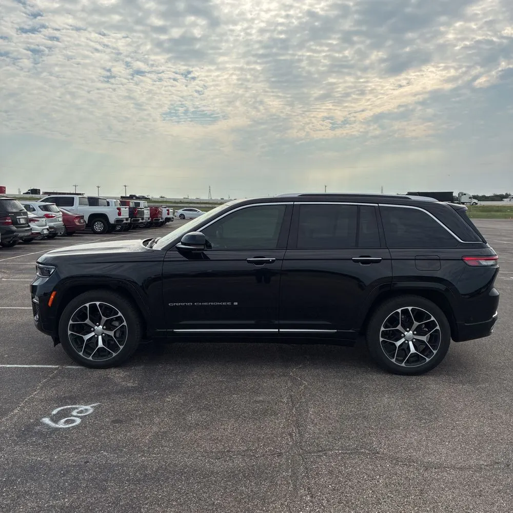 2023 Jeep Grand Cherokee Summit Reserve