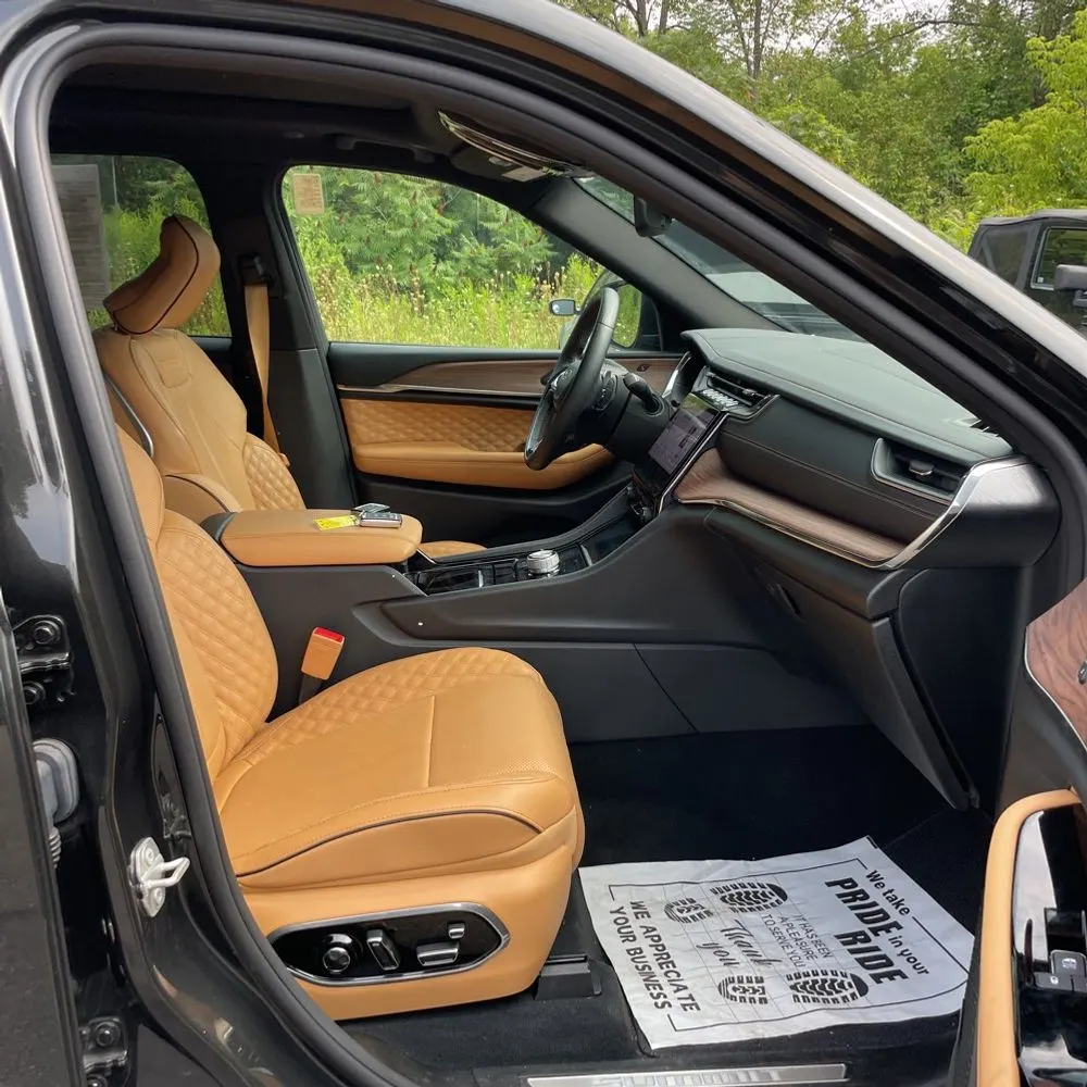 2024 Jeep Grand Cherokee Summit