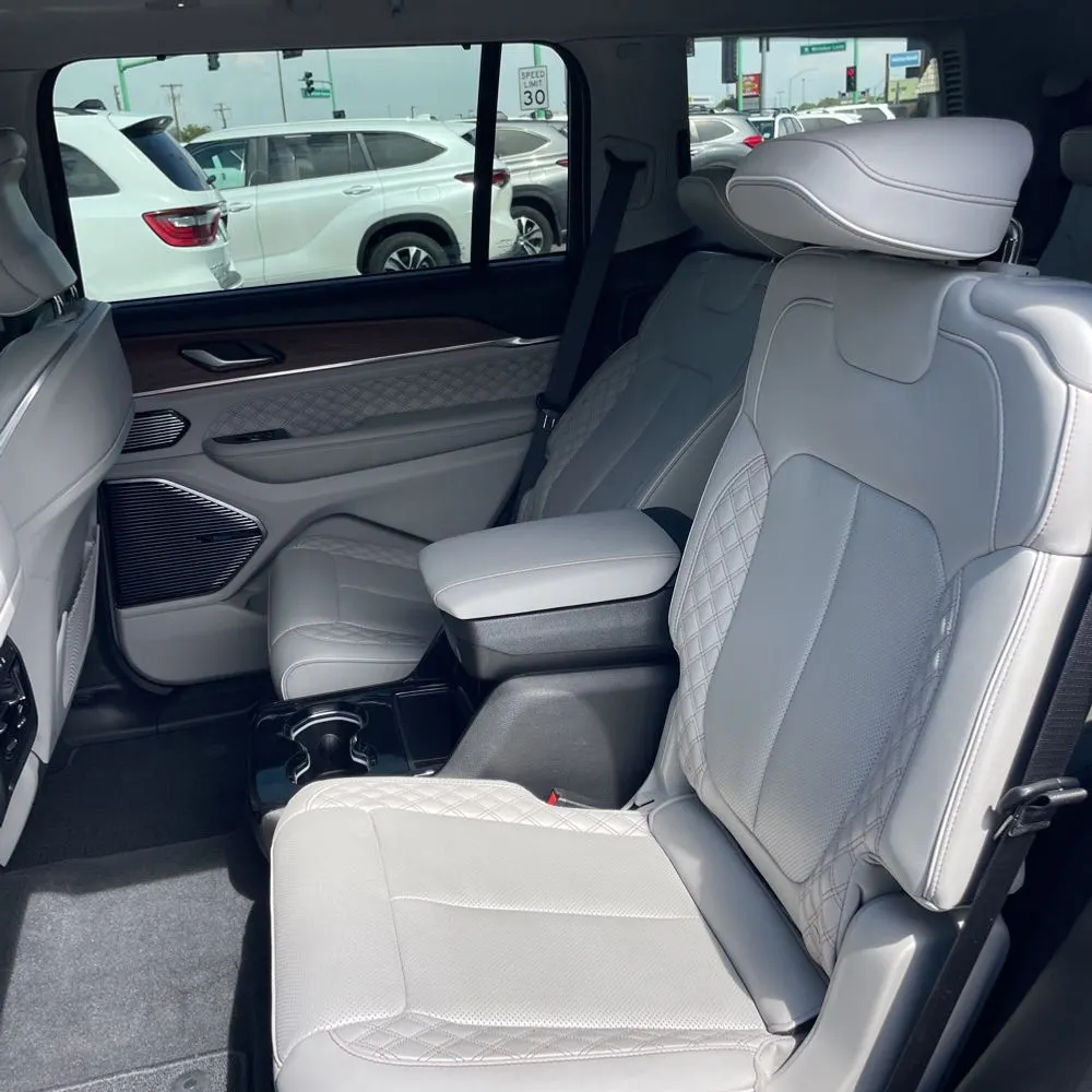 2023 Jeep Grand Cherokee L Summit