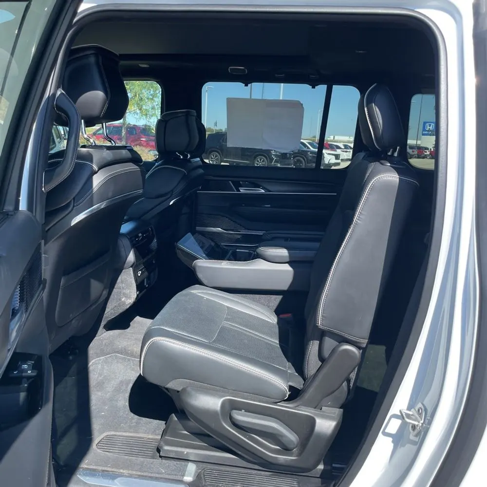 2024 Jeep Grand Wagoneer L Obsidian