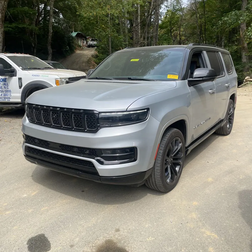 2023 Jeep Grand Wagoneer Series III 4D SUV 4WD
