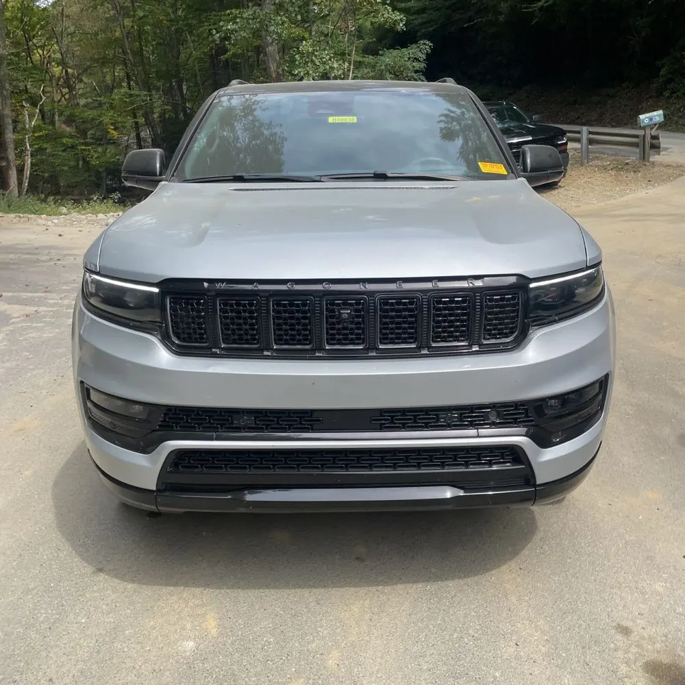 2023 Jeep Grand Wagoneer Series III 4D SUV 4WD