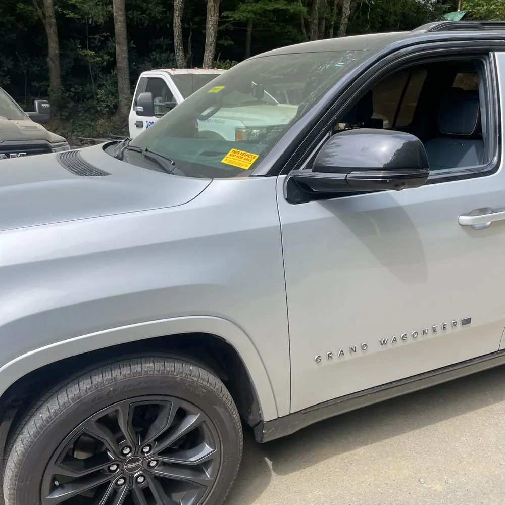 2023 Jeep Grand Wagoneer Series III 4D SUV 4WD