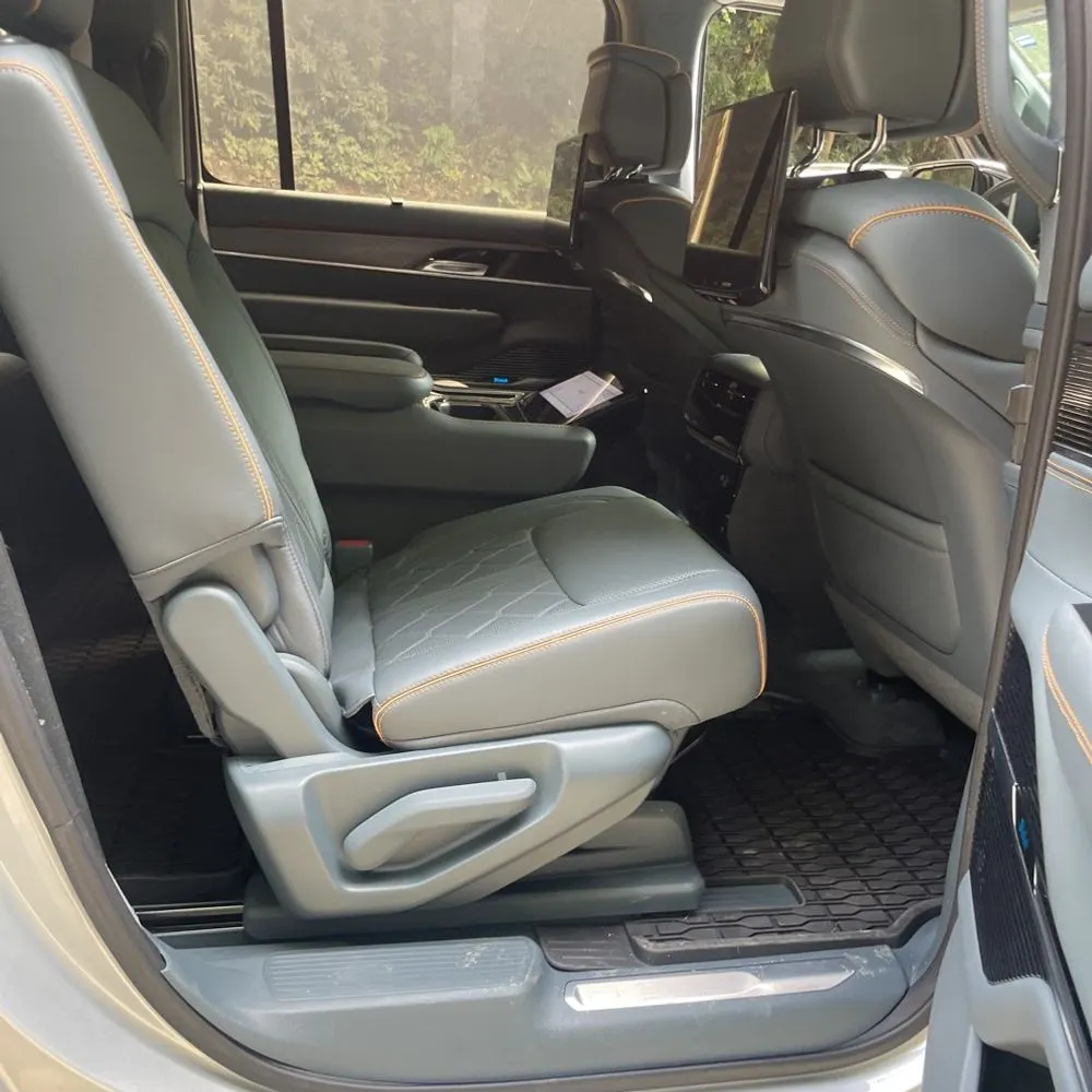 2023 Jeep Grand Wagoneer Series III 4D SUV 4WD