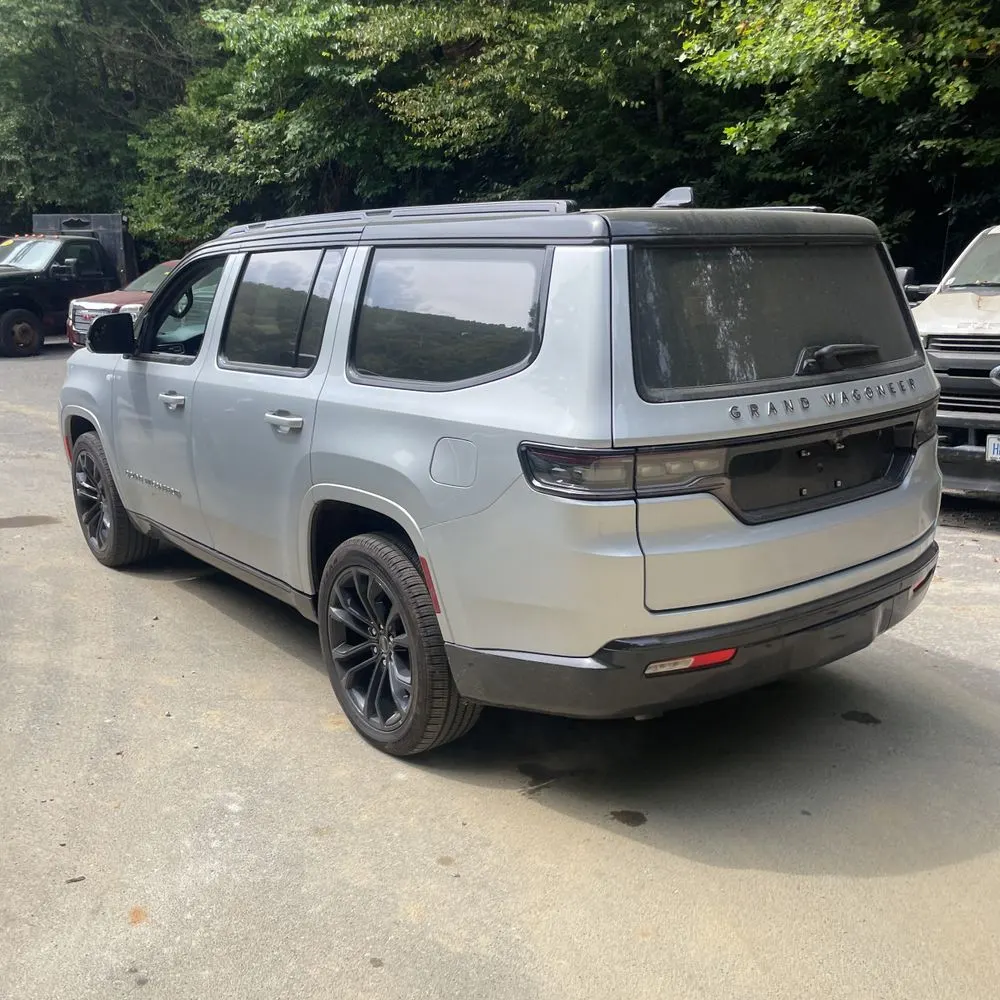 2023 Jeep Grand Wagoneer Series III 4D SUV 4WD