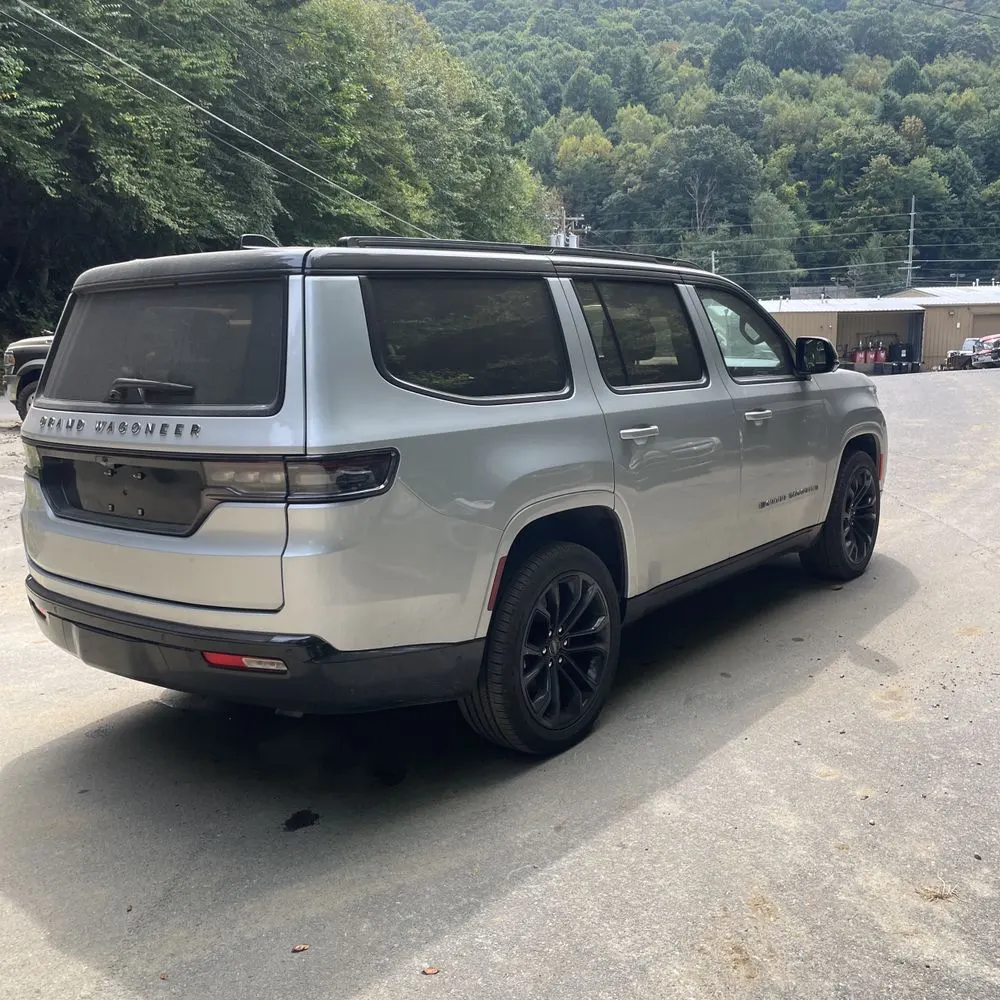 2023 Jeep Grand Wagoneer Series III 4D SUV 4WD