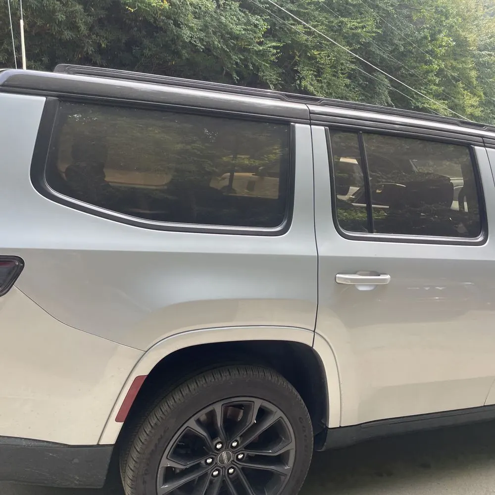 2023 Jeep Grand Wagoneer Series III 4D SUV 4WD