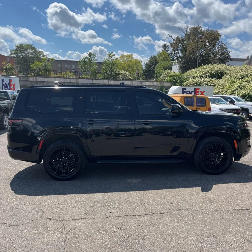 2023 Jeep Wagoneer Carbide