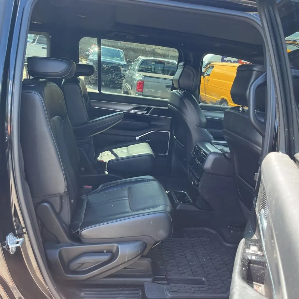 2023 Jeep Wagoneer Carbide
