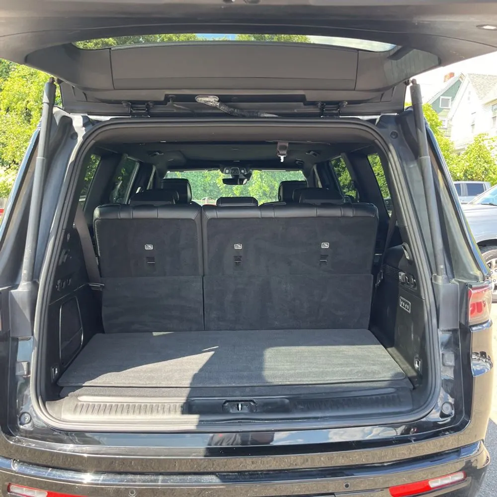 2023 Jeep Wagoneer Carbide