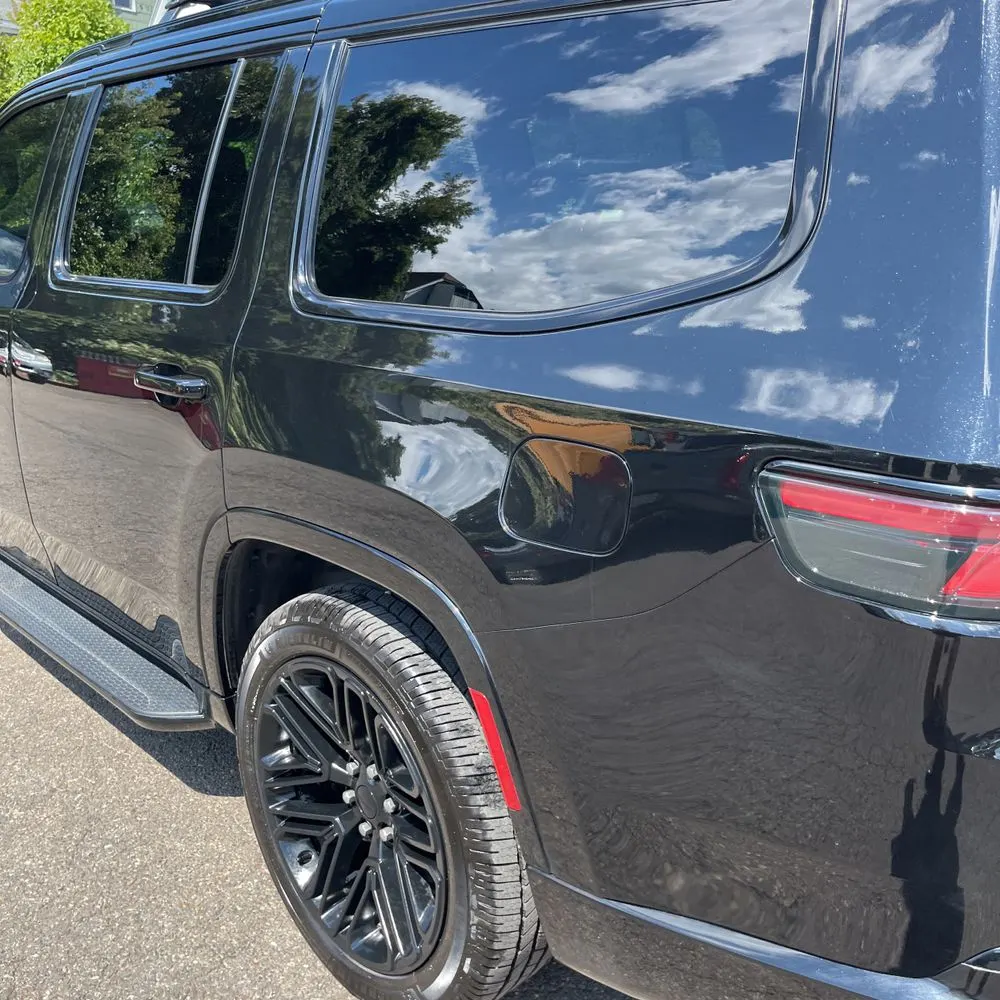 2023 Jeep Wagoneer Carbide
