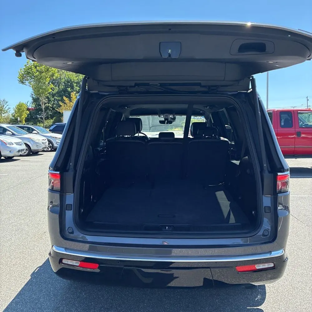 2024 Jeep Wagoneer Series II