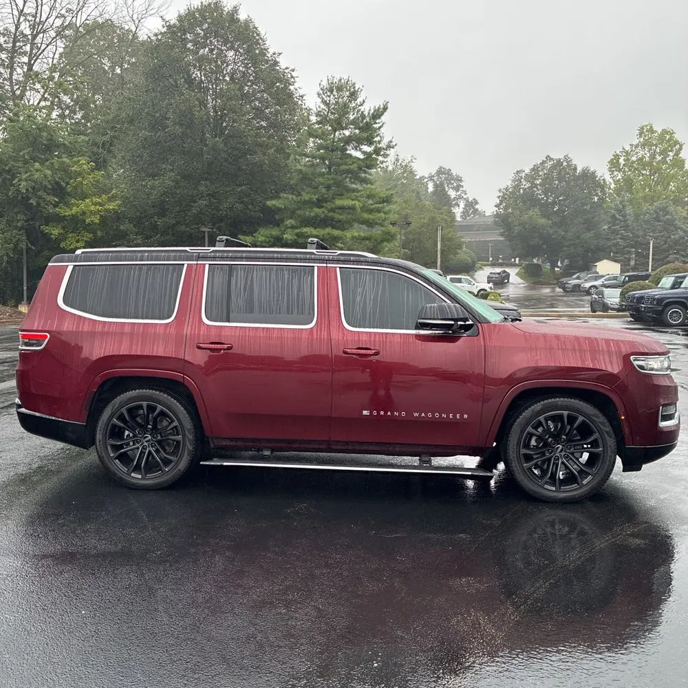 2023 Jeep Grand Wagoneer Base