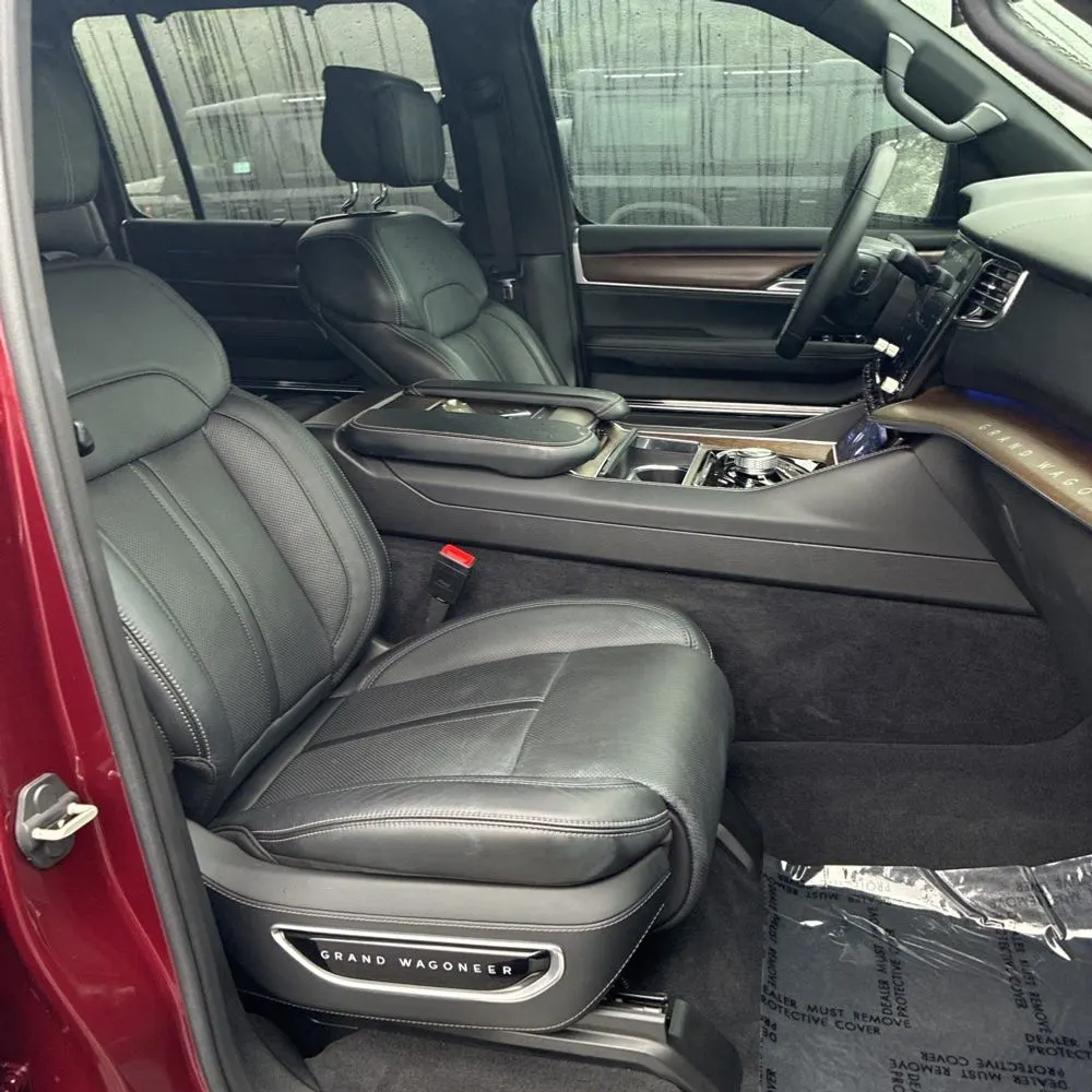 2023 Jeep Grand Wagoneer Base