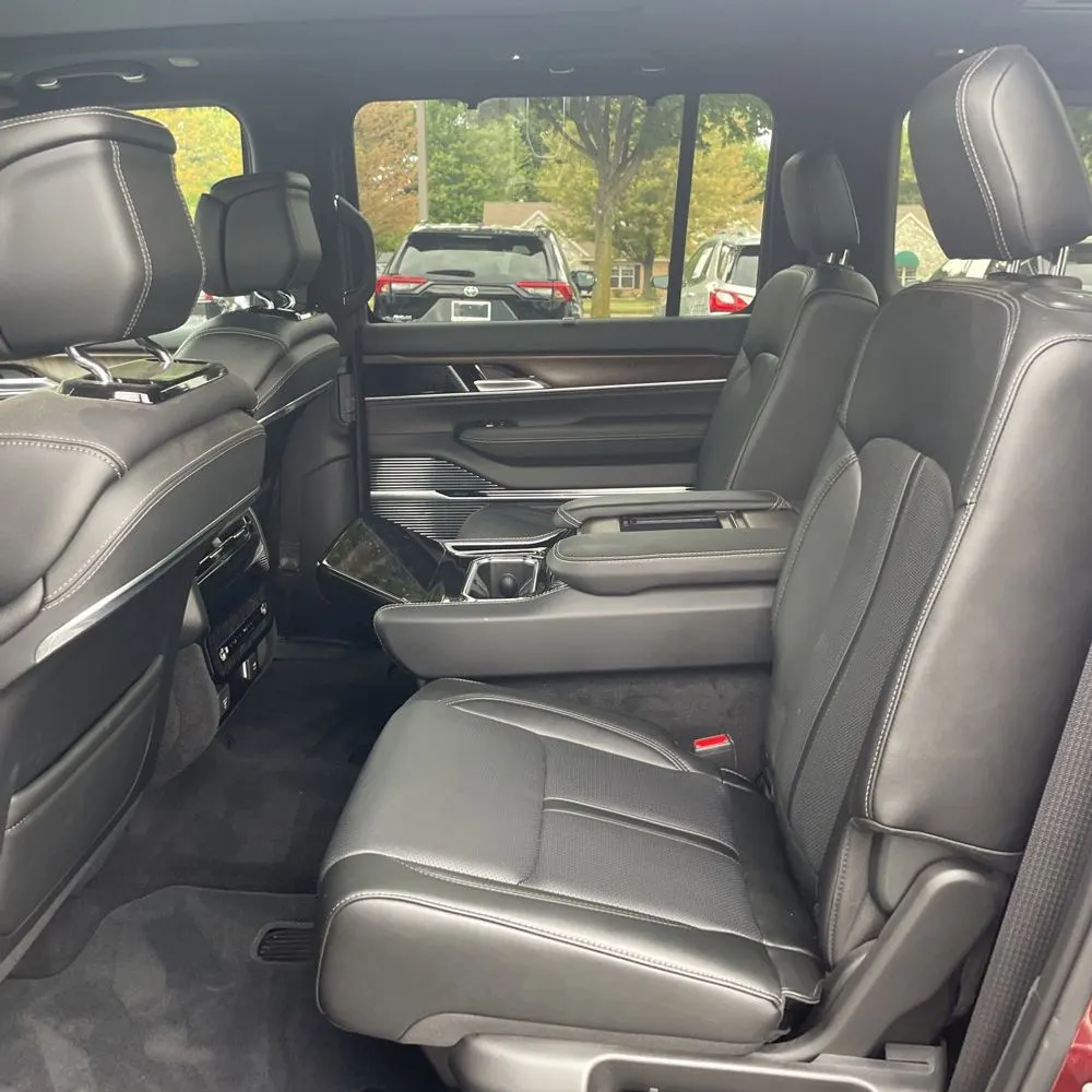 2024 Jeep Grand Wagoneer Base