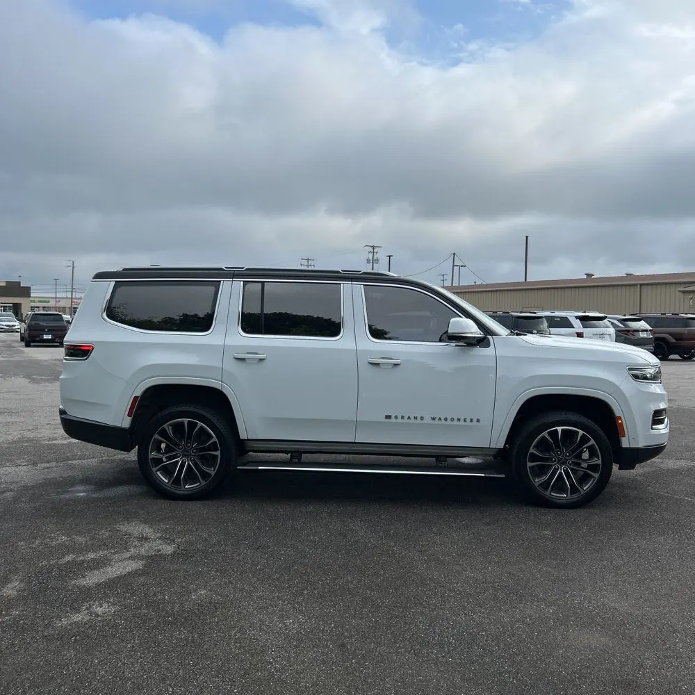 2022 Jeep Grand Wagoneer Series III