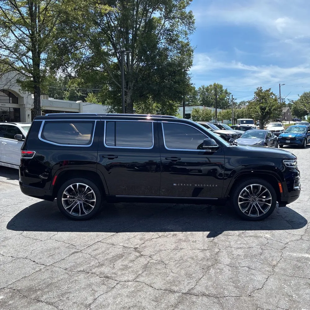 2022 Jeep Grand Wagoneer Series III