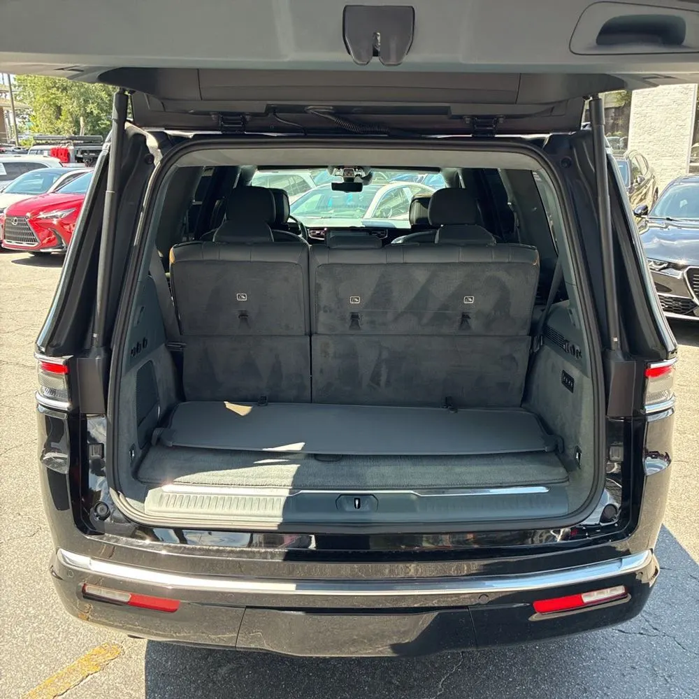 2022 Jeep Grand Wagoneer Series III