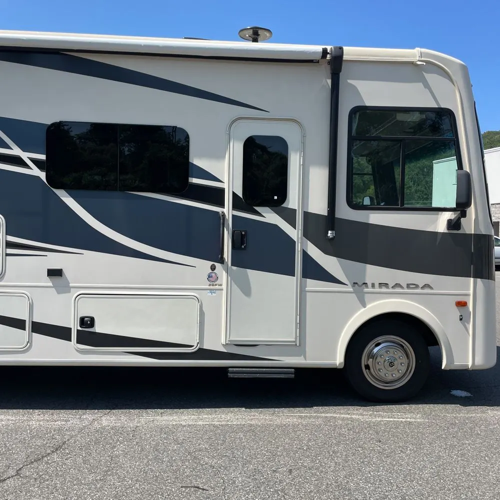 2020 Mirada Coachman motor home Base