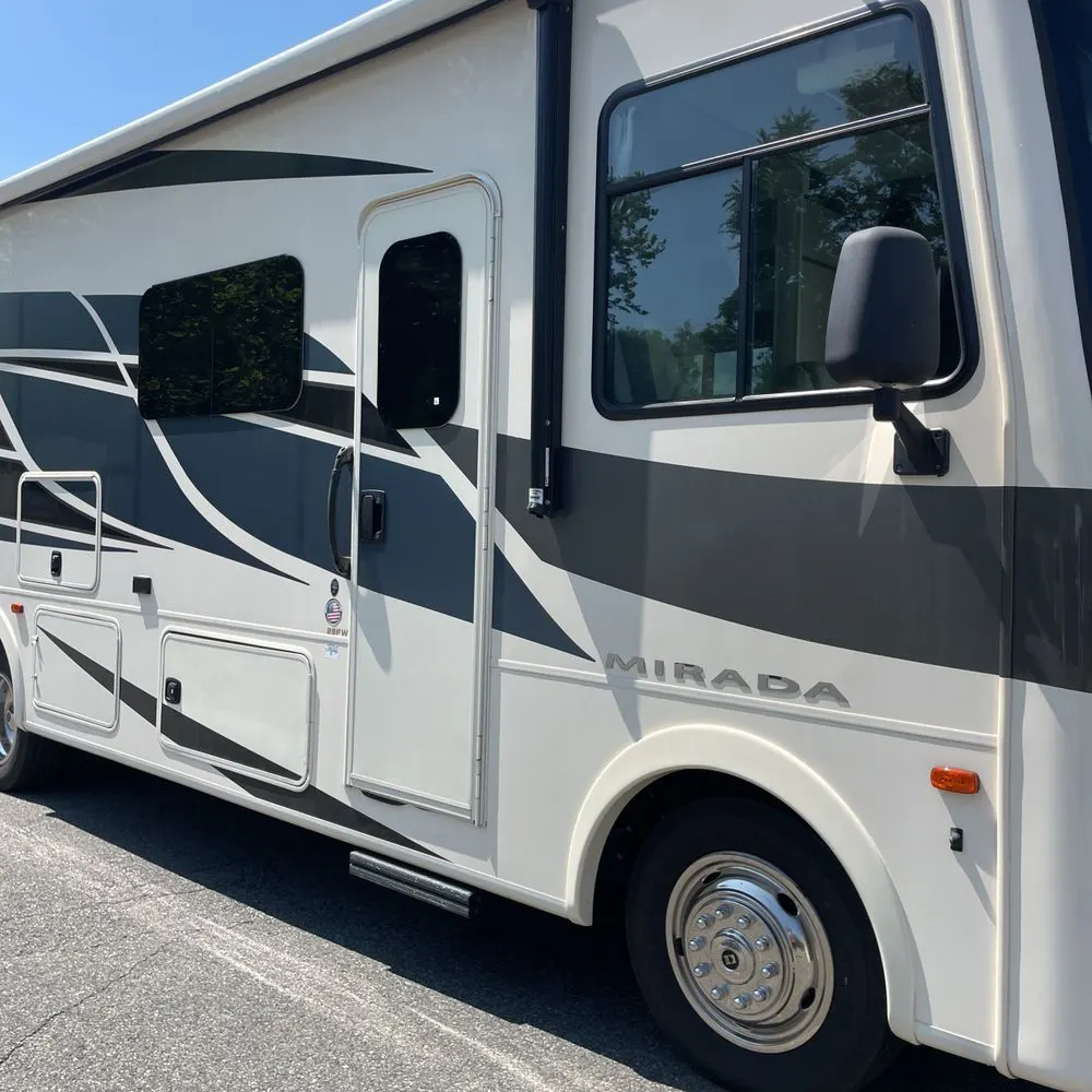 2020 Mirada Coachman motor home Base