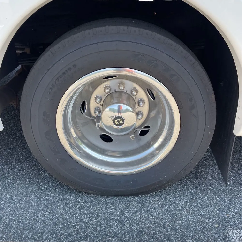 2020 Mirada Coachman motor home Base