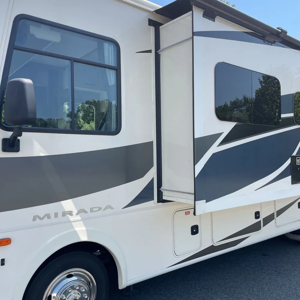 2020 Mirada Coachman motor home Base