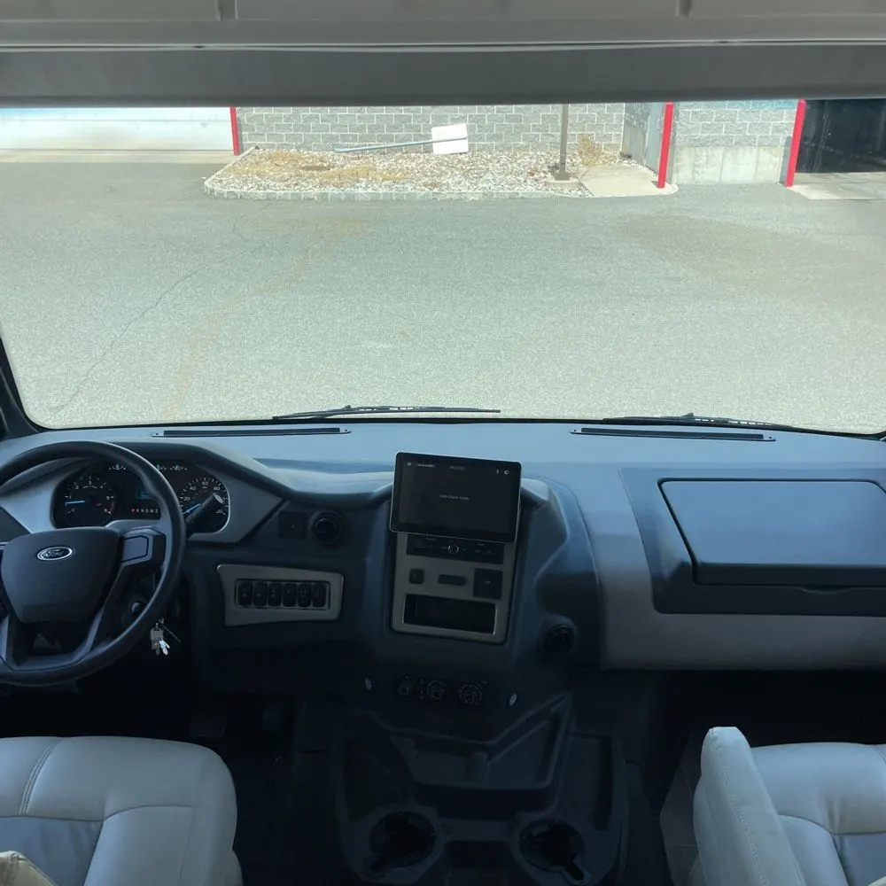 2020 Mirada Coachman motor home Base