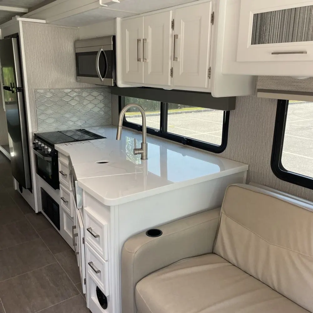 2020 Mirada Coachman motor home Base