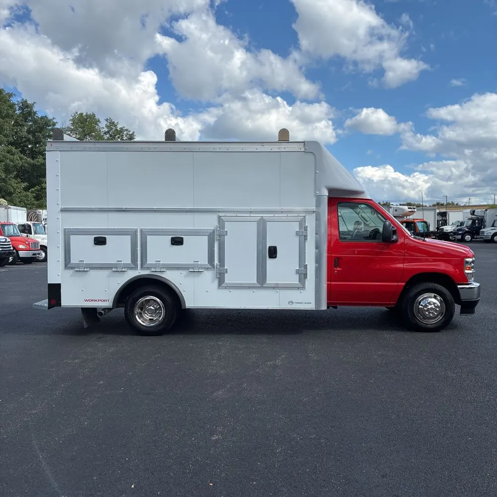 2025 Ford Commercial Vans E350
