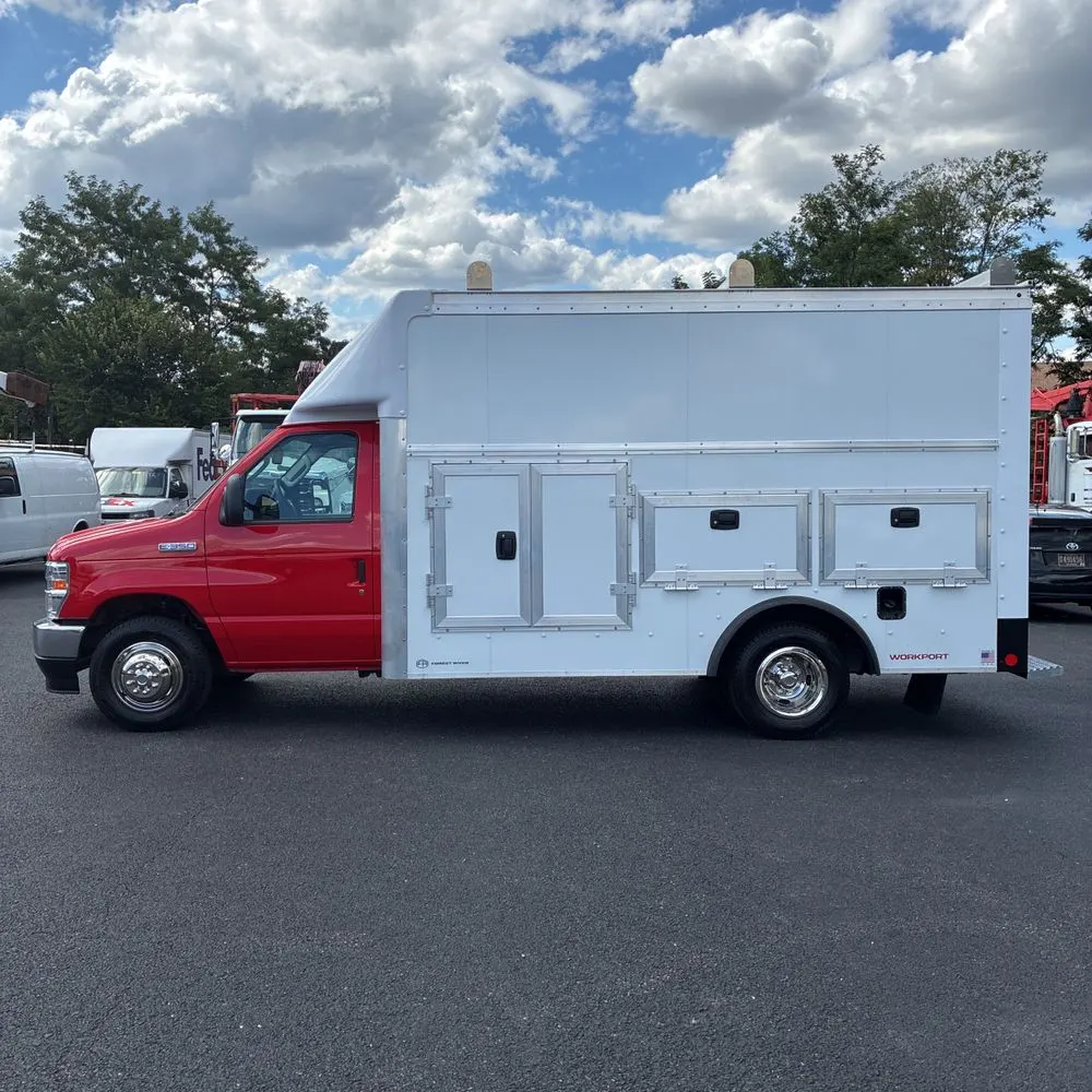 2025 Ford Commercial Vans E350