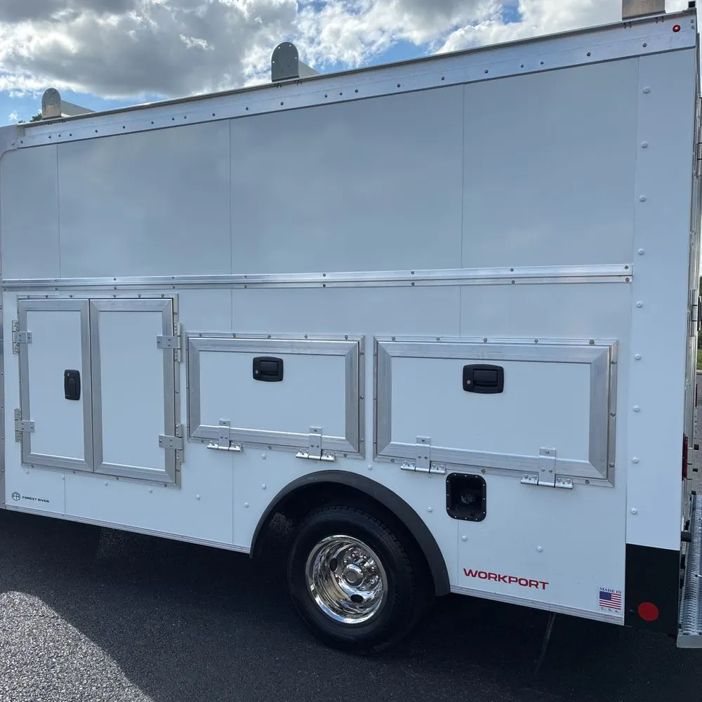 2025 Ford Commercial Vans E350