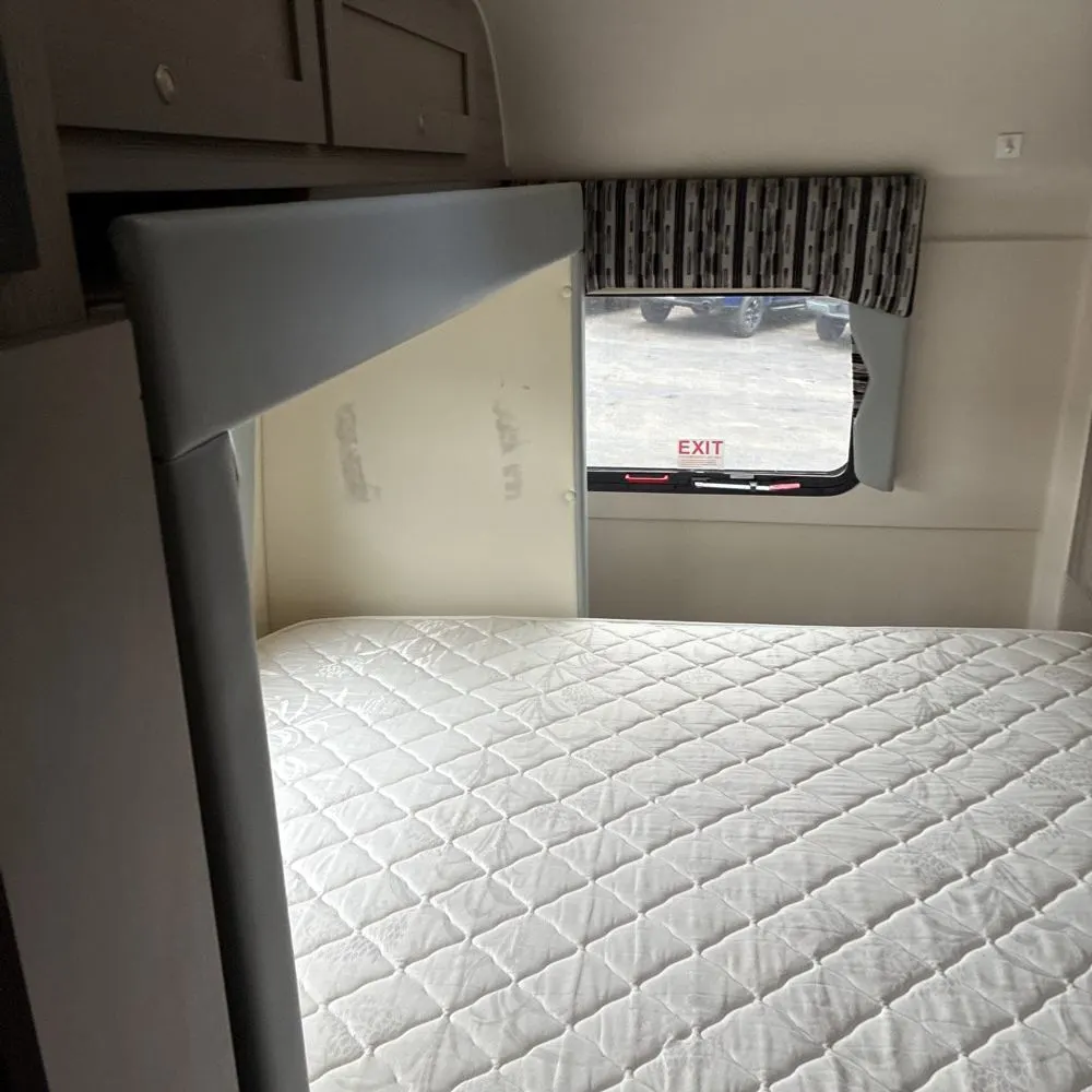 2022 Ford Commercial Vans E450
