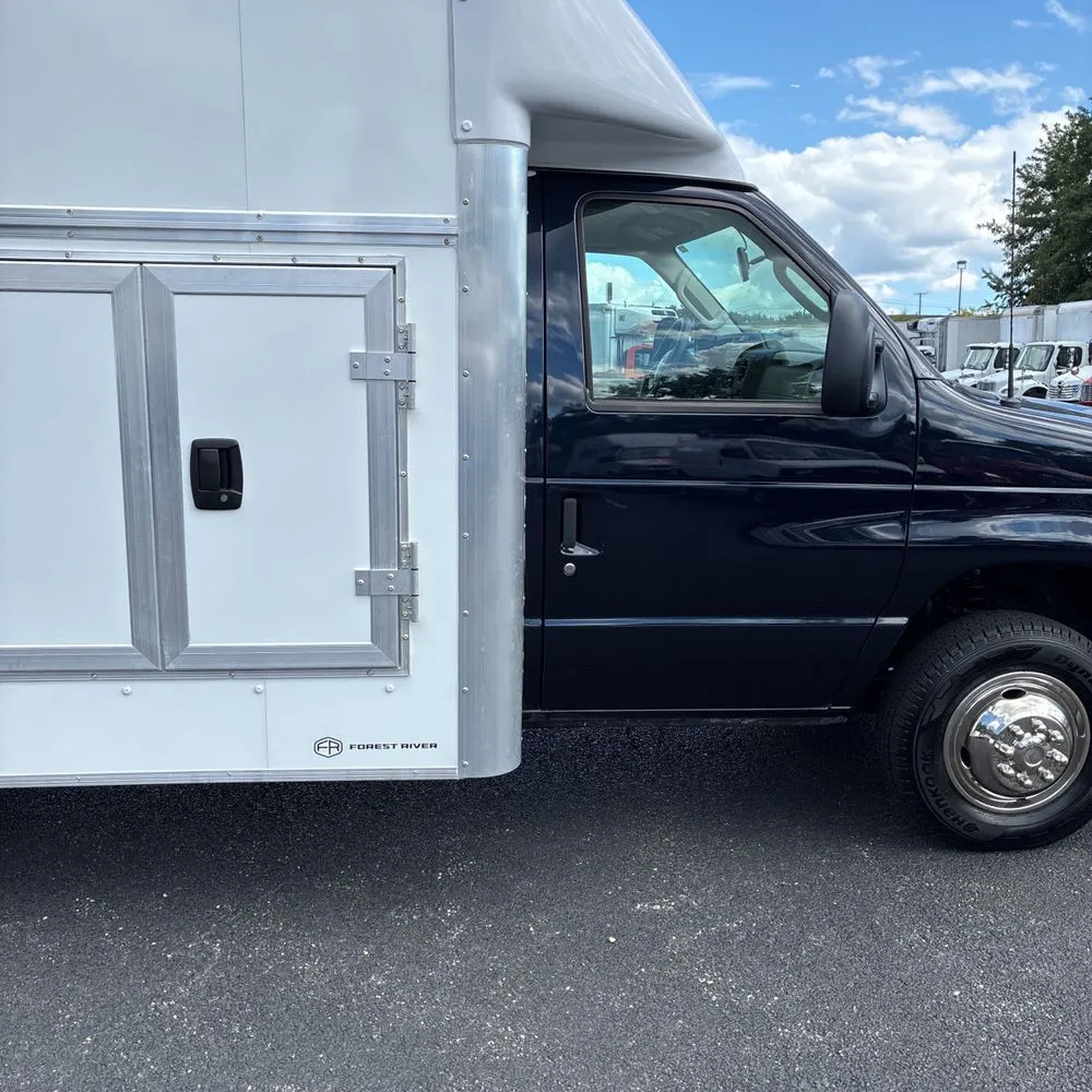 2025 Ford Commercial Vans E450
