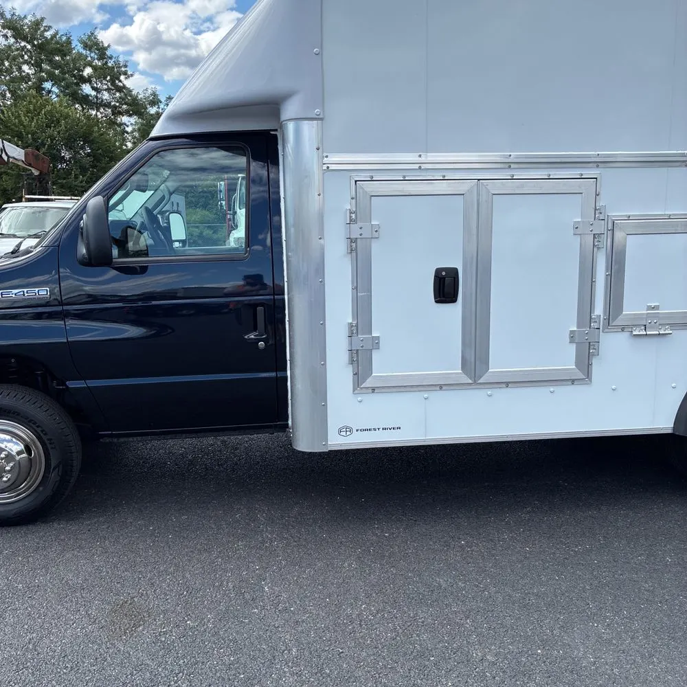 2025 Ford Commercial Vans E450