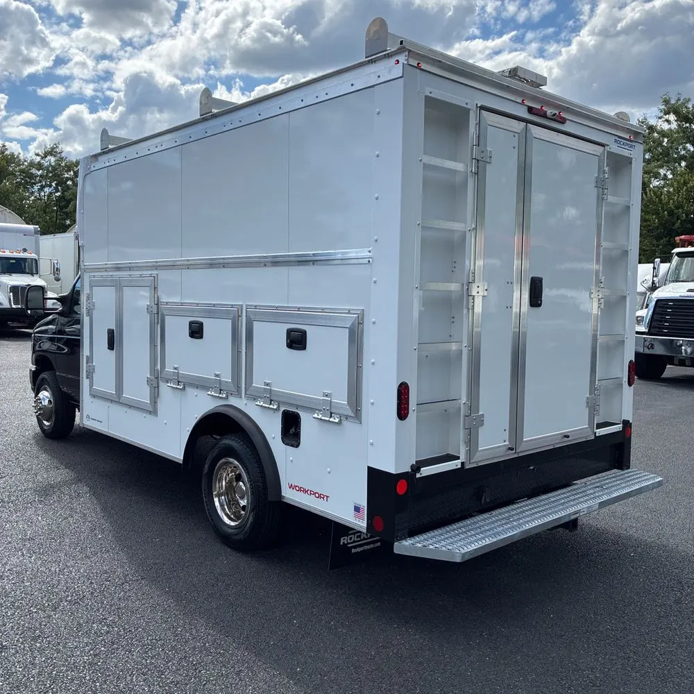 2025 Ford Commercial Vans E450