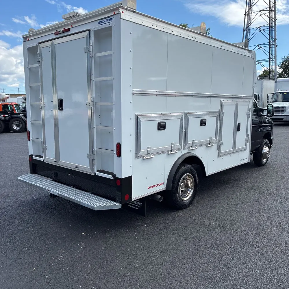 2025 Ford Commercial Vans E450