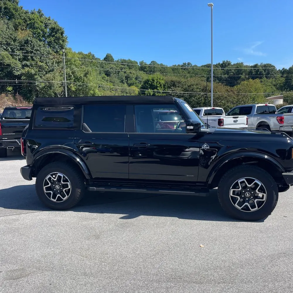 2024 Ford Bronco Outer Banks