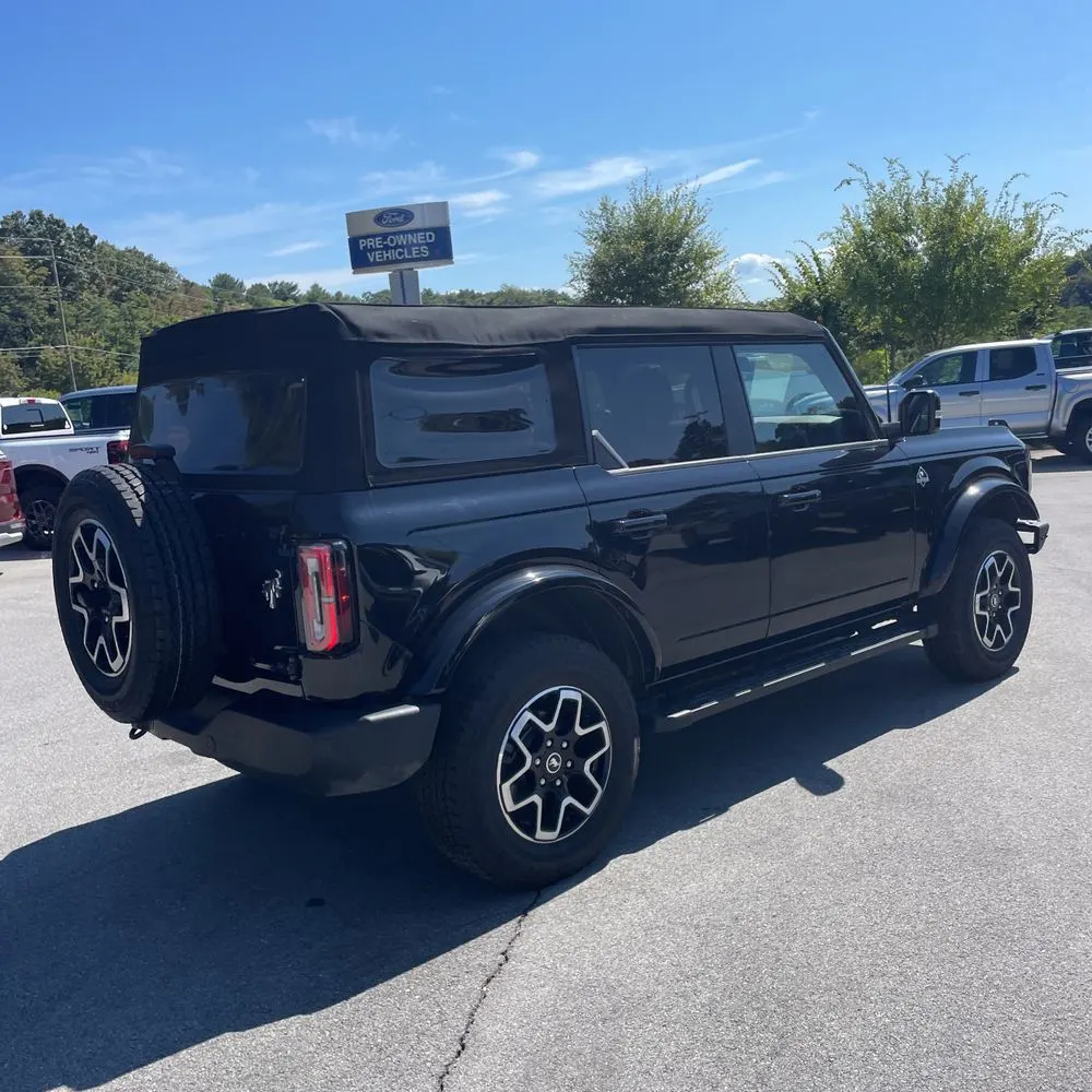 2024 Ford Bronco Outer Banks