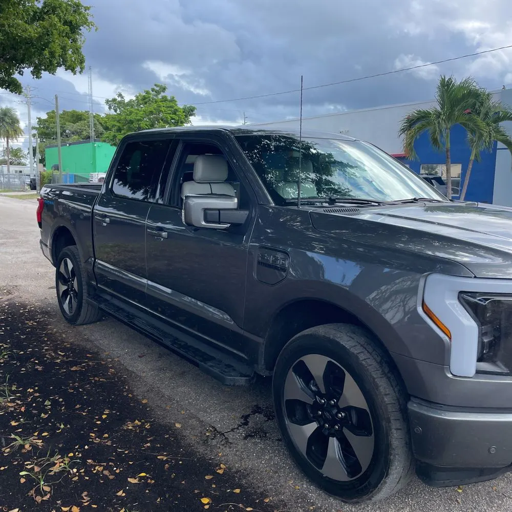 2023 Ford F-150 Lightning Platinum