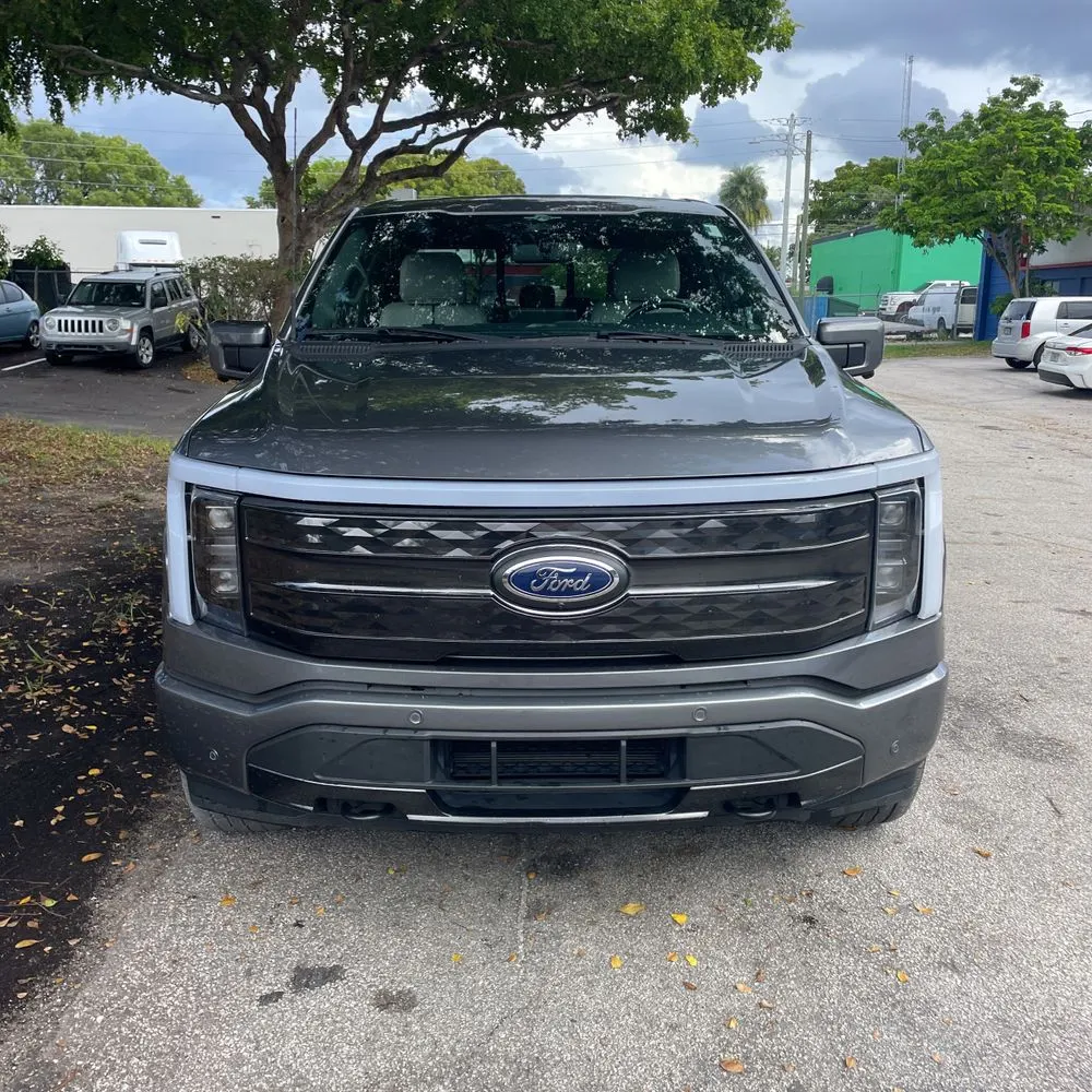 2023 Ford F-150 Lightning Platinum