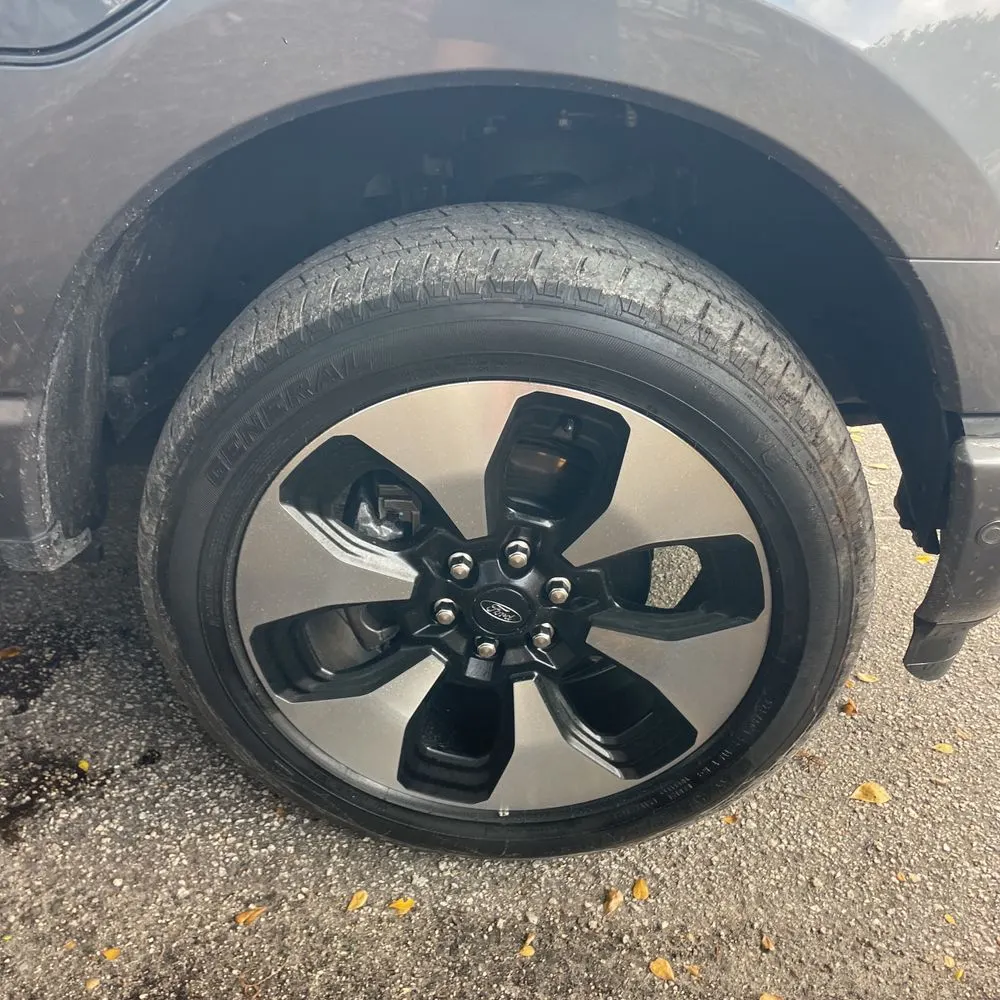 2023 Ford F-150 Lightning Platinum