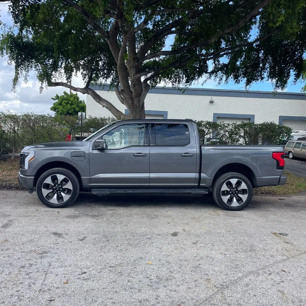 2023 Ford F-150 Lightning Platinum