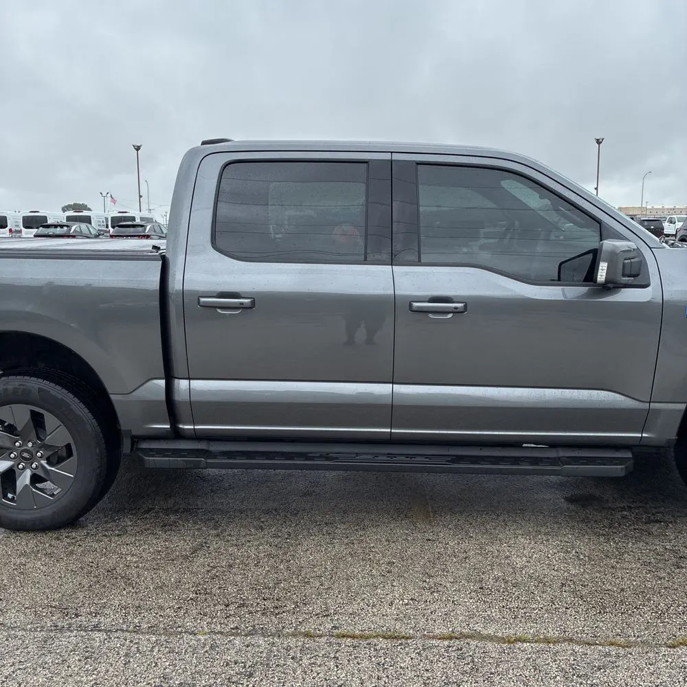 2025 Ford F-150 Lightning Lariat