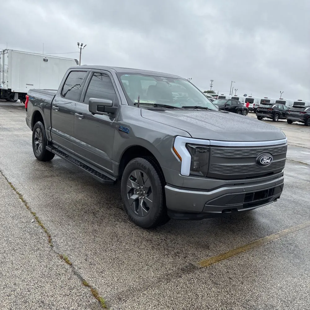 2025 Ford F-150 Lightning Lariat