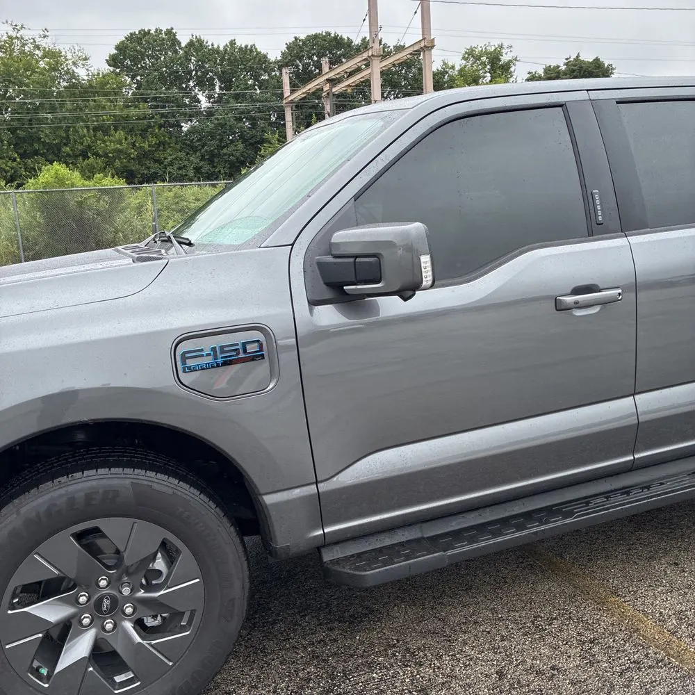 2025 Ford F-150 Lightning Lariat