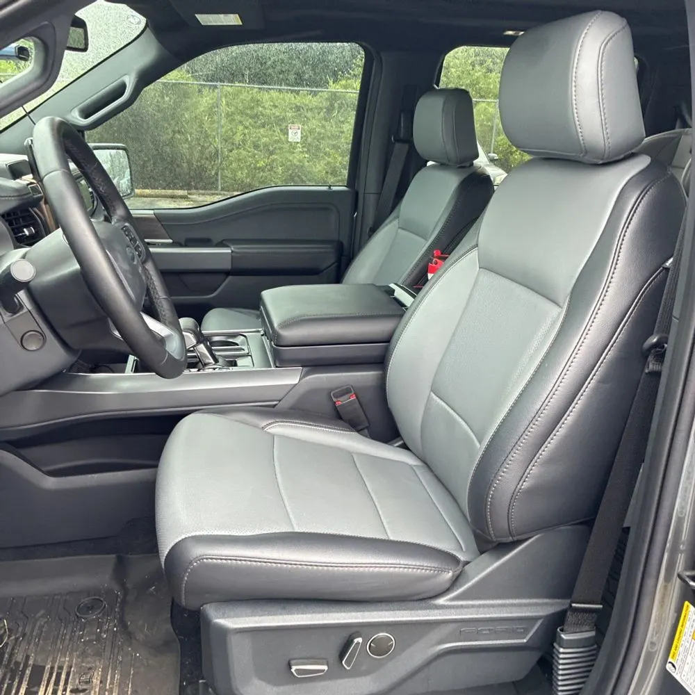 2025 Ford F-150 Lightning Lariat