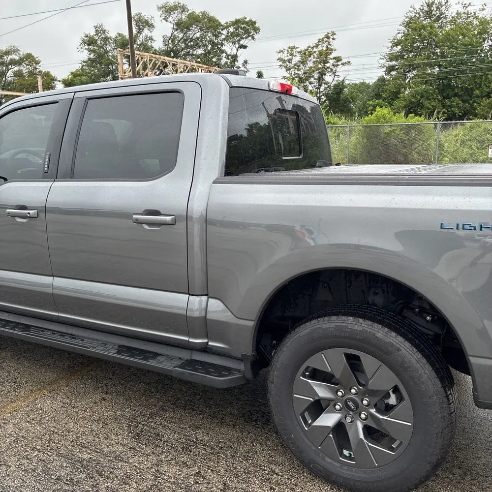 2025 Ford F-150 Lightning Lariat