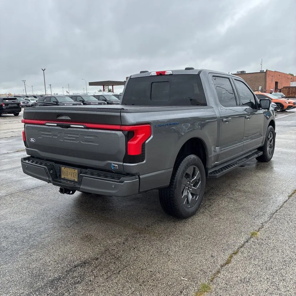 2025 Ford F-150 Lightning Lariat