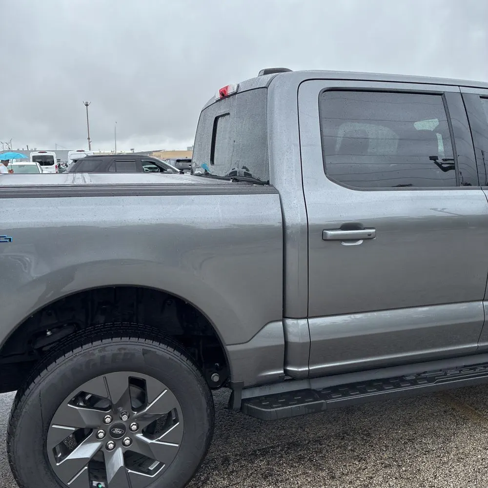 2025 Ford F-150 Lightning Lariat