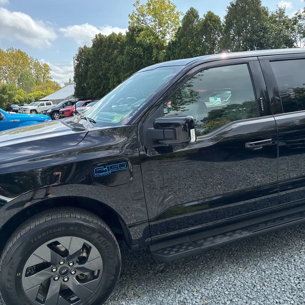 2024 Ford F-150 Lightning Lariat